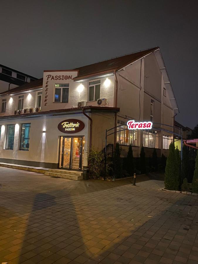 Pensiunea Passion Бухарест Экстерьер фото